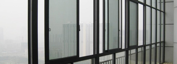 ⑤作绝缘、防尘、防毒涂层,用于塑胶、玻璃或金属等表面的防护涂层,防止膜状凝聚而不发生漏电,防腐、防锈、防止橡胶表面氧化将降解 ⑤作绝缘、防尘、防毒涂层,用于塑胶、玻璃或金属等表面的防护涂层,防止膜状凝聚而不发生漏电,防腐、防锈、防止橡胶表面氧化将降解